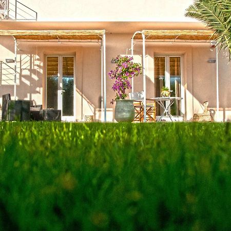 Alimede Apartment Санта Кроче Камерина Екстериор снимка